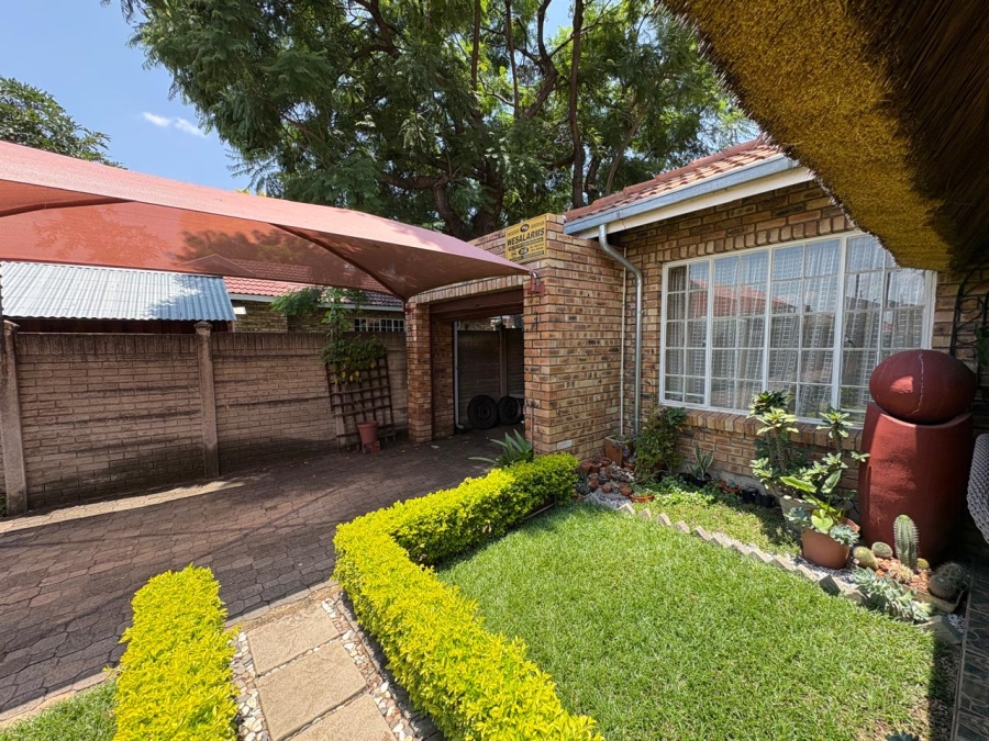 3 Bedroom Property for Sale in Protea Park North West